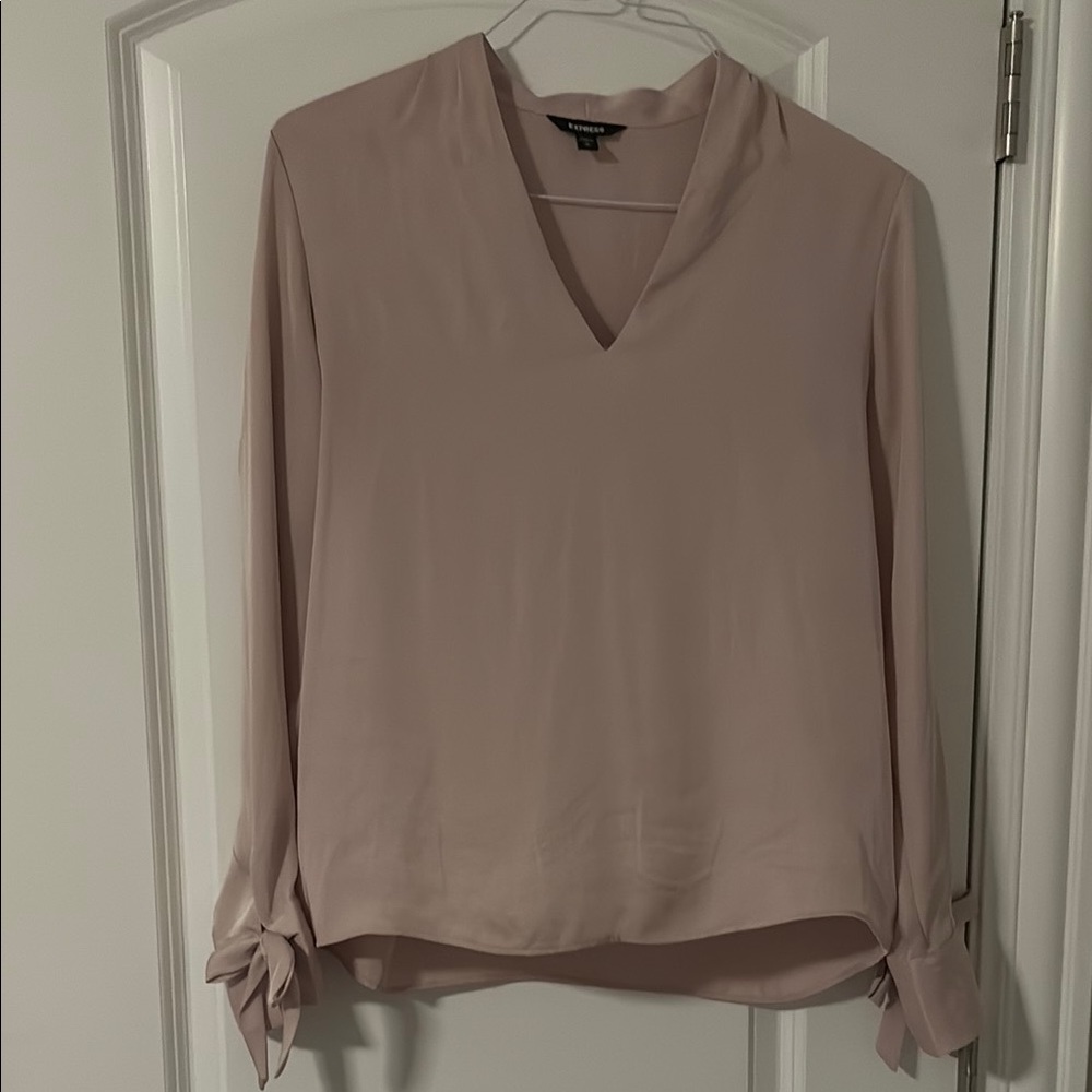 Express Women's Blush Pink V-Neck Top
